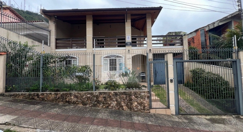 Casa Residencial de 5 quartos na Trindade: 2ª foto da galeria de imagens do imóvel