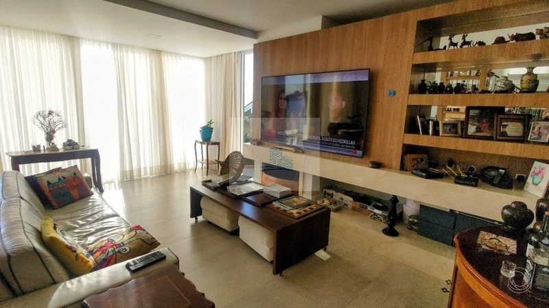 Casa com vista mar e 3 suítes em Cacupé: 2ª foto da galeria de imagens do imóvel