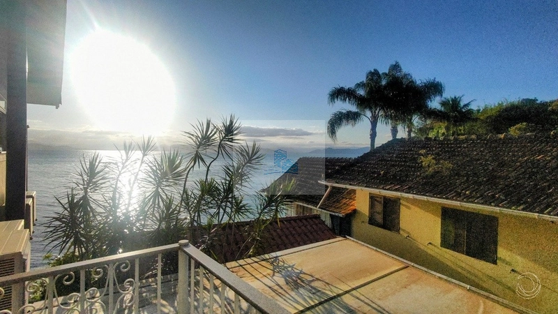 Casa com vista mar e 3 suítes em Cacupé: 26ª foto da galeria de imagens do imóvel
