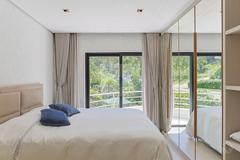 Casa em condomínio fechado com 5 suítes em Cacupé: 22ª foto da galeria de imagens do imóvel