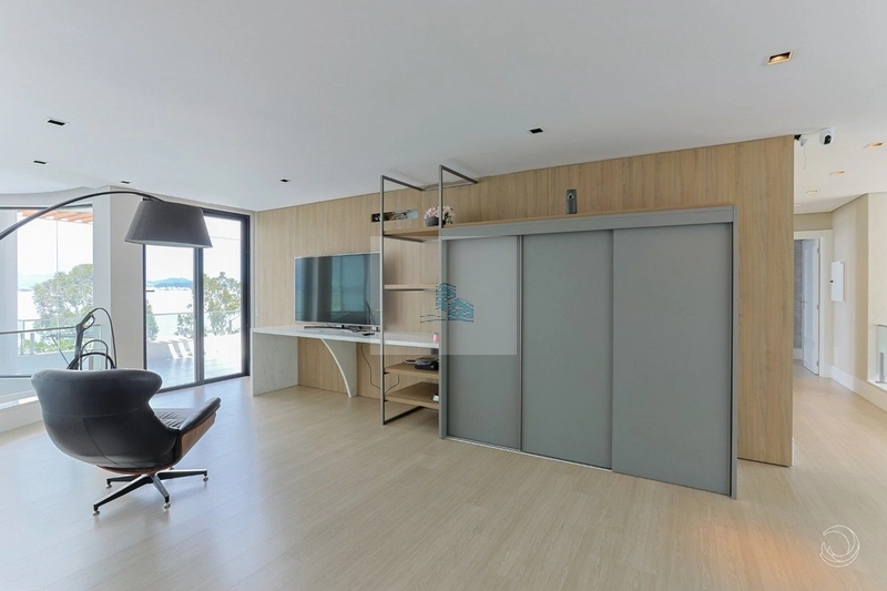 Casa em condomínio fechado com 5 suítes em Cacupé: 32ª foto da galeria de imagens do imóvel