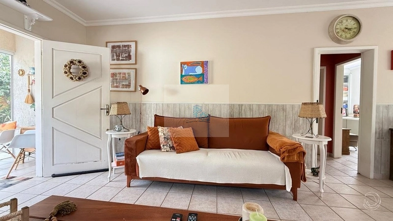 Casa residencial com 3 quartos em Sambaqui: 5ª foto da galeria de imagens do imóvel
