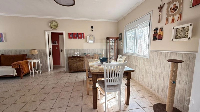 Casa residencial com 3 quartos em Sambaqui: 6ª foto da galeria de imagens do imóvel