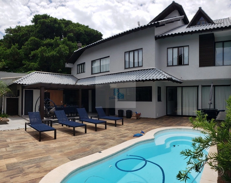 Casa com 4 suítes em Balneário, Florianópolis: 8ª foto da galeria de imagens do imóvel