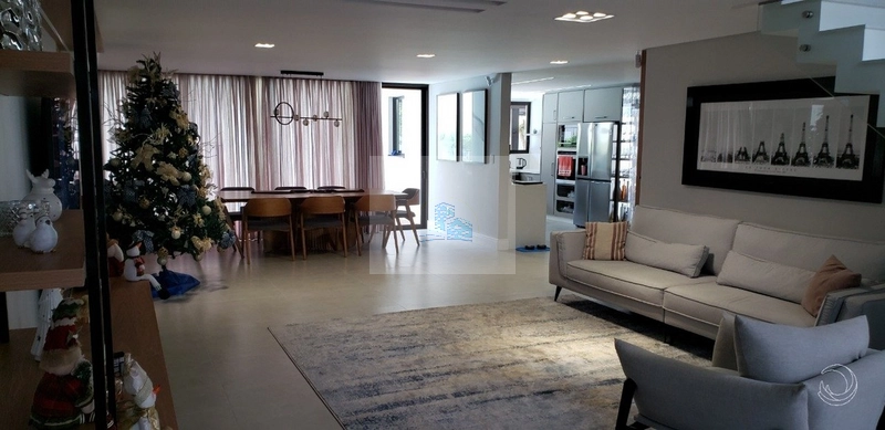 Casa com 4 suítes em Balneário, Florianópolis: 3ª foto da galeria de imagens do imóvel