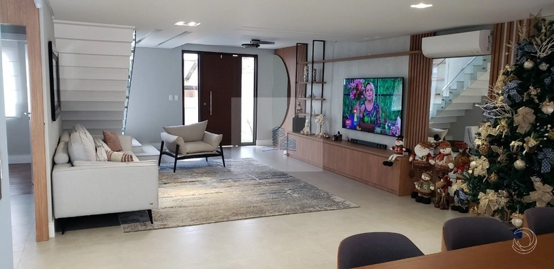 Casa com 4 suítes em Balneário, Florianópolis: 2ª foto da galeria de imagens do imóvel