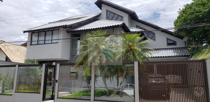 Casa com 4 suítes em Balneário, Florianópolis: 1ª foto da galeria de imagens do imóvel