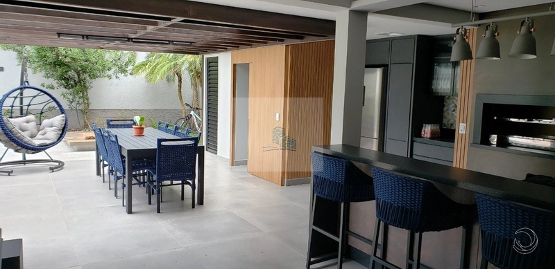 Casa com 4 suítes em Balneário, Florianópolis: 7ª foto da galeria de imagens do imóvel