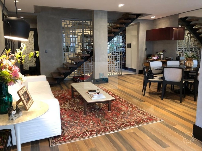 Casa com 3 suítes na Lagoa da Conceição: 2ª foto da galeria de imagens do imóvel