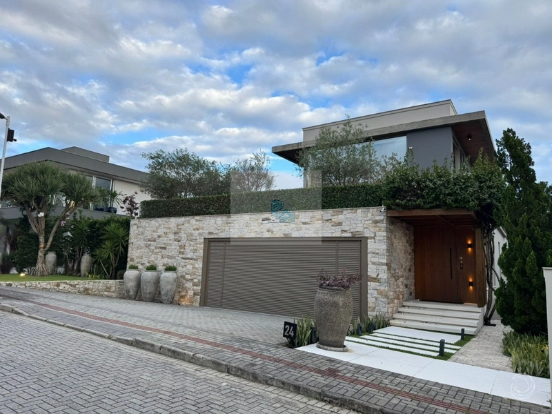 Casa Alto Padrão com 4 suítes em Cacupé: 21ª foto da galeria de imagens do imóvel