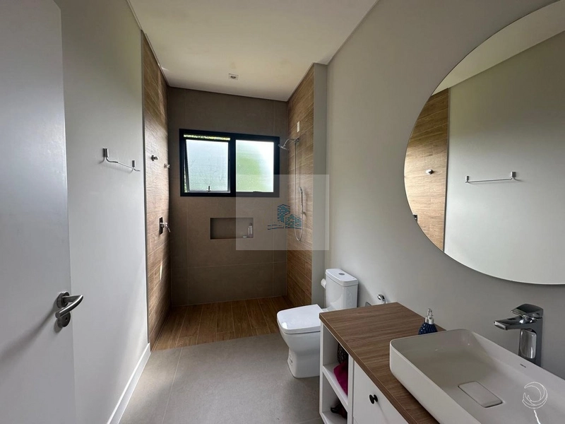 Casa Resdencial de 332m² com4 quartos em Cacupé: 18ª foto da galeria de imagens do imóvel