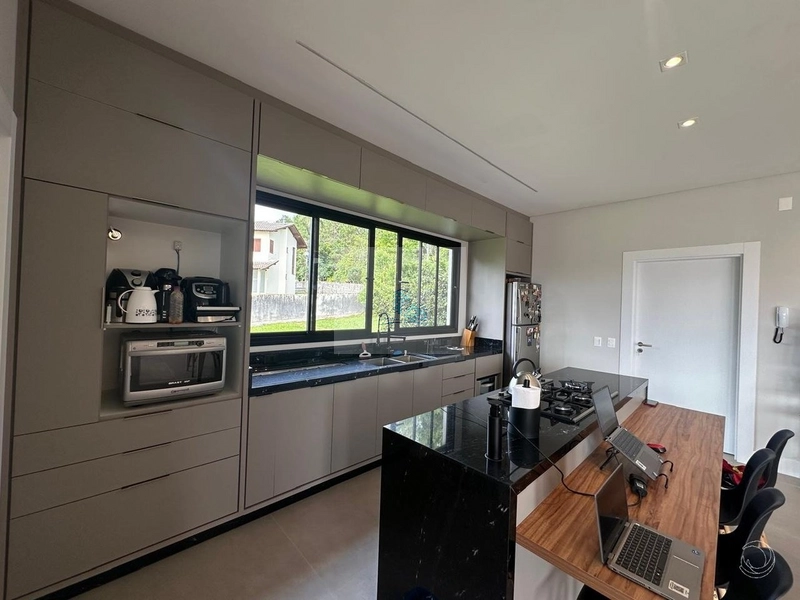 Casa Resdencial de 332m² com4 quartos em Cacupé: 11ª foto da galeria de imagens do imóvel