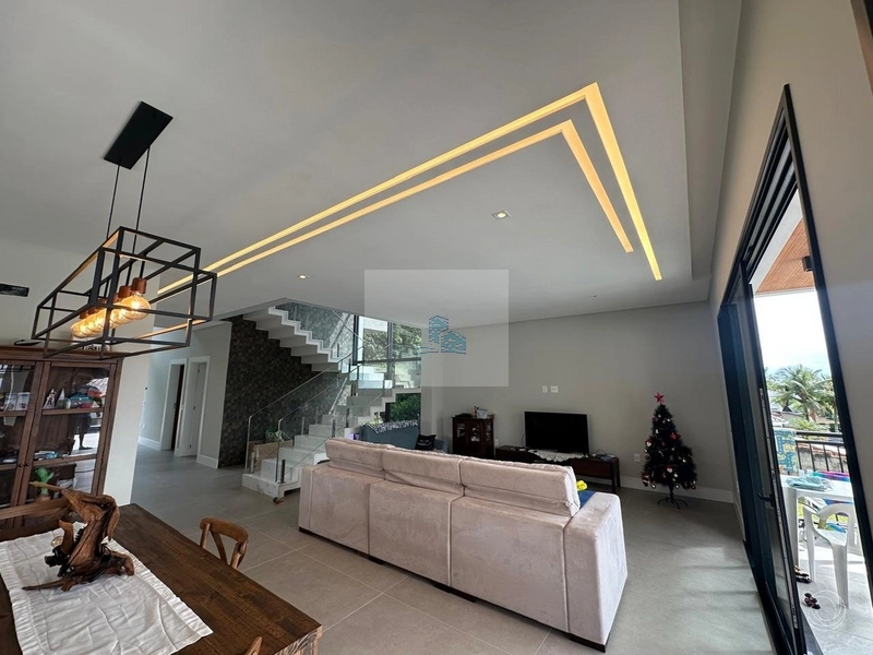Casa Resdencial de 332m² com4 quartos em Cacupé: 13ª foto da galeria de imagens do imóvel