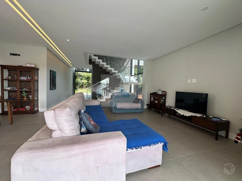 Casa Resdencial de 332m² com4 quartos em Cacupé: 17ª foto da galeria de imagens do imóvel