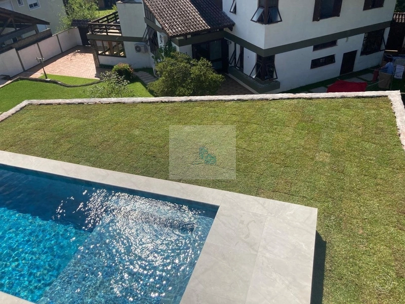 Casa Resdencial de 332m² com4 quartos em Cacupé: 4ª foto da galeria de imagens do imóvel