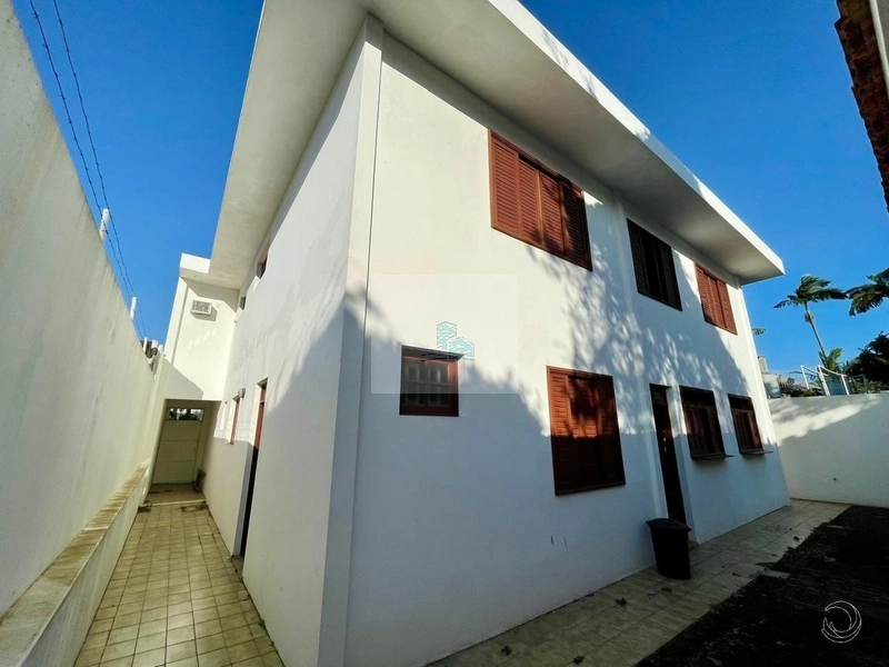 Casa com 4 quartos no bairro Coqueiros, Florianópolis.: 3ª foto da galeria de imagens do imóvel