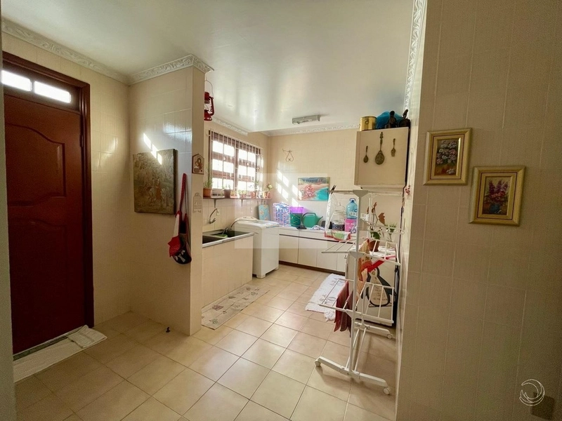 Casa com 4 quartos no bairro Coqueiros, Florianópolis.: 9ª foto da galeria de imagens do imóvel