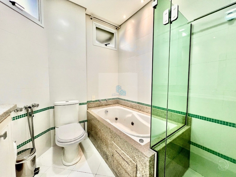 Apartamento com 3 suítes em Coqueiros: 23ª foto da galeria de imagens do imóvel