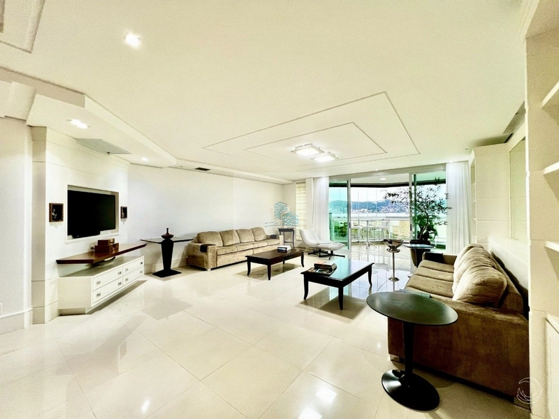 Apartamento com 3 suítes em Coqueiros: 5ª foto da galeria de imagens do imóvel
