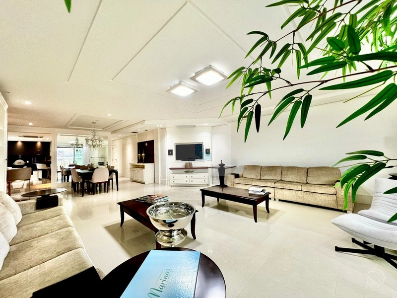 Apartamento com 3 suítes em Coqueiros: 20ª foto da galeria de imagens do imóvel