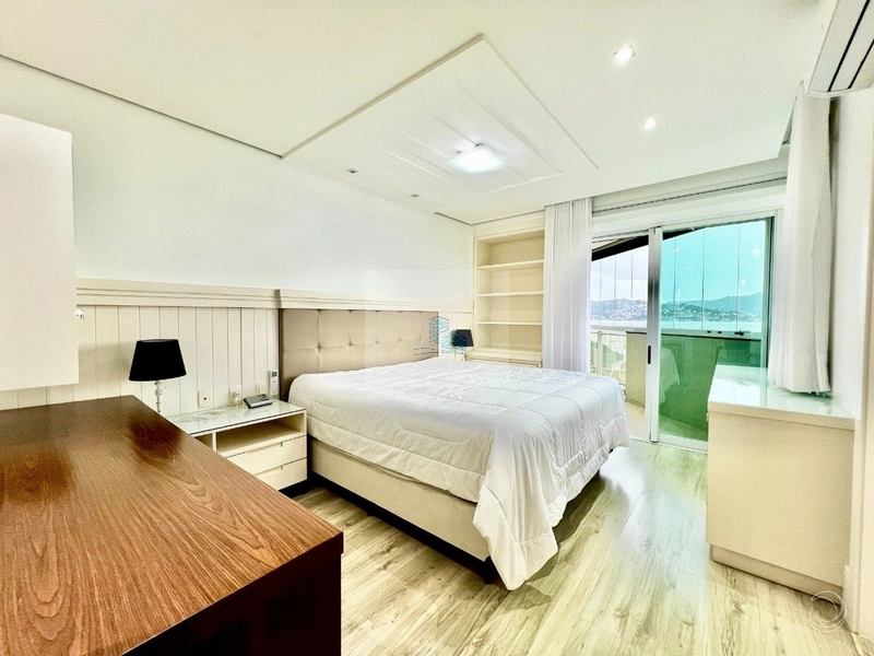 Apartamento com 3 suítes em Coqueiros: 22ª foto da galeria de imagens do imóvel