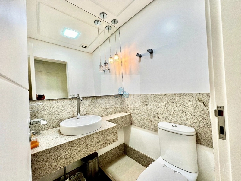 Apartamento com 3 suítes em Coqueiros: 19ª foto da galeria de imagens do imóvel