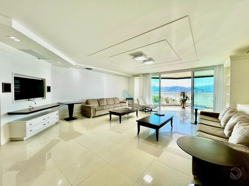 Apartamento com 3 suítes em Coqueiros: 10ª foto da galeria de imagens do imóvel