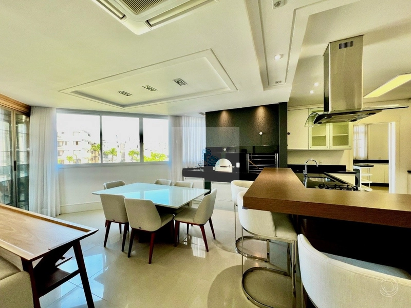 Apartamento com 3 suítes em Coqueiros: 13ª foto da galeria de imagens do imóvel