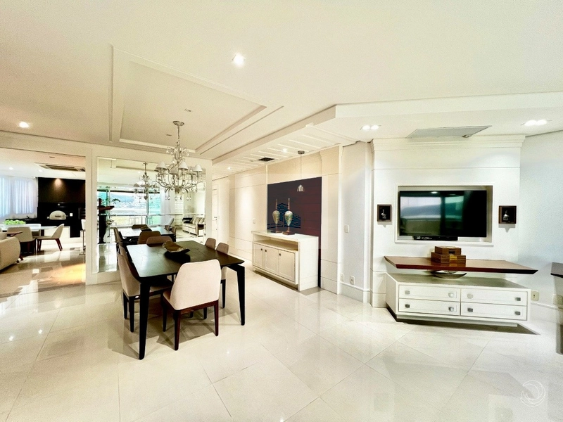 Apartamento com 3 suítes em Coqueiros: 8ª foto da galeria de imagens do imóvel