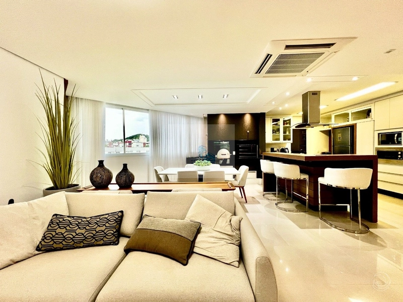 Apartamento com 3 suítes em Coqueiros: 15ª foto da galeria de imagens do imóvel