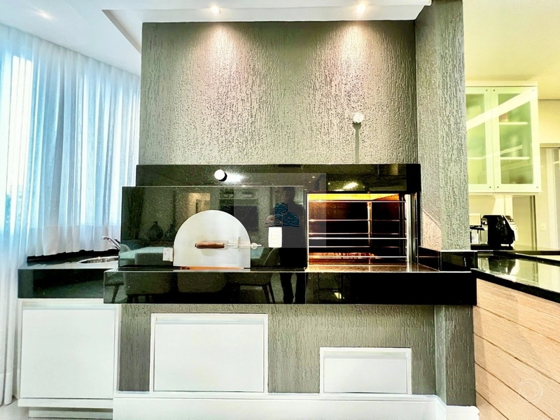 Apartamento com 3 suítes em Coqueiros: 14ª foto da galeria de imagens do imóvel