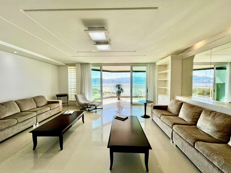 Apartamento com 3 suítes em Coqueiros: 6ª foto da galeria de imagens do imóvel