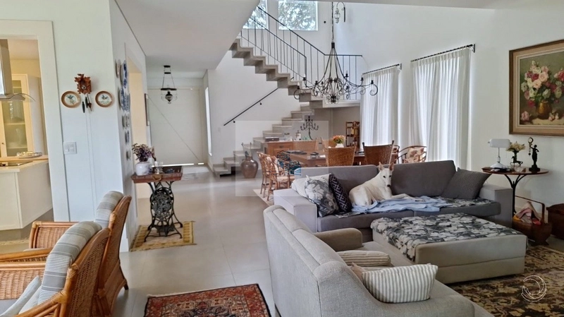 Casa residencial a venda , mobiliada e finamente decorada em Jurere: 1ª foto da galeria de imagens do imóvel