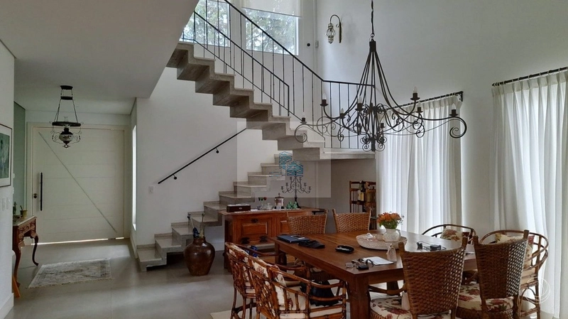 Casa residencial a venda , mobiliada e finamente decorada em Jurere: 5ª foto da galeria de imagens do imóvel