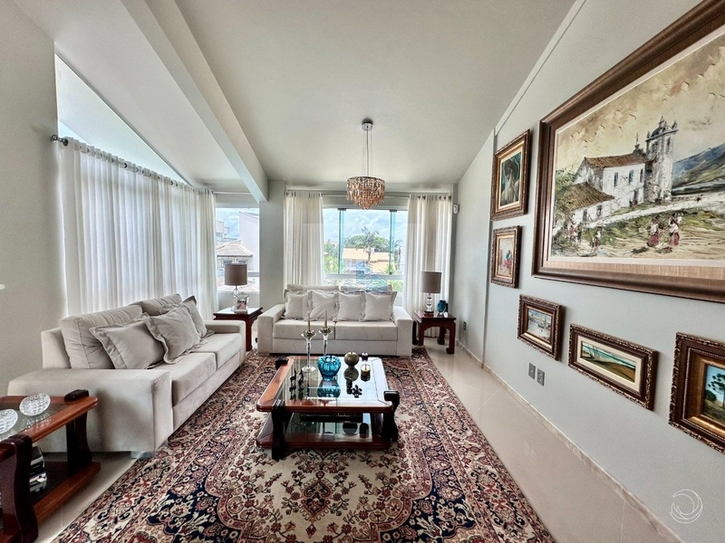 Casa Residencial com 4 quartos sendo 3 suítes e 540 m² na Praia Brava: 3ª foto da galeria de imagens do imóvel