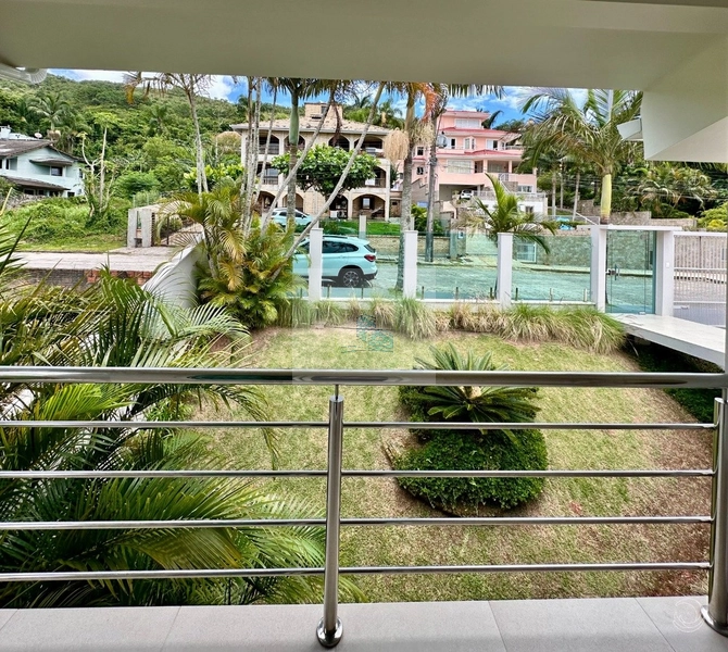 Casa Residencial com 4 quartos sendo 3 suítes e 540 m² na Praia Brava: 11ª foto da galeria de imagens do imóvel