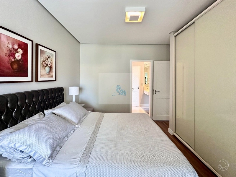 Casa Residencial com 4 quartos sendo 3 suítes e 540 m² na Praia Brava: 17ª foto da galeria de imagens do imóvel