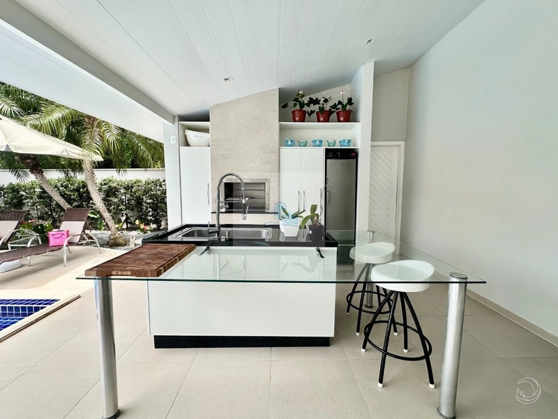 Casa Residencial com 4 quartos sendo 3 suítes e 540 m² na Praia Brava: 28ª foto da galeria de imagens do imóvel