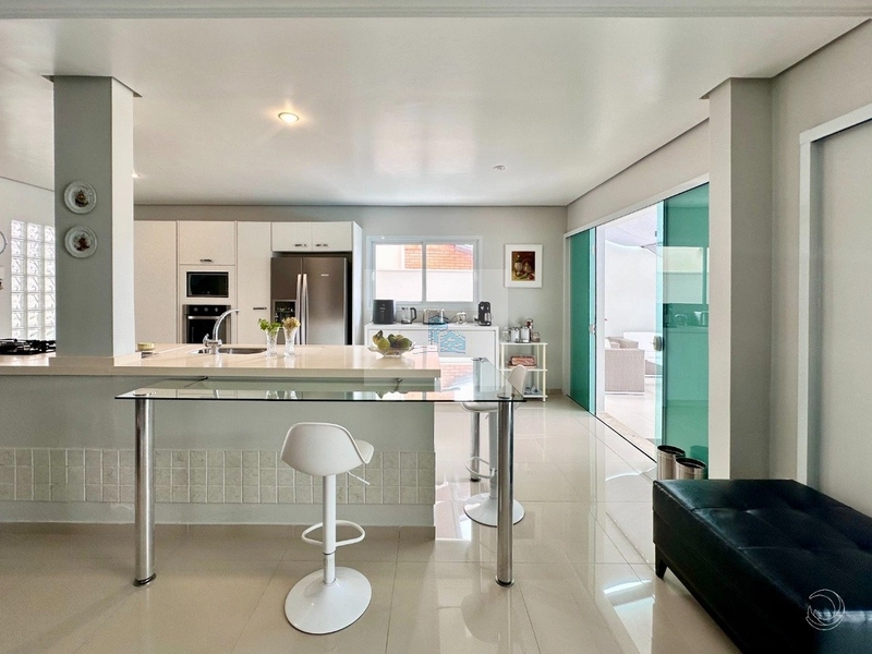 Casa Residencial com 4 quartos sendo 3 suítes e 540 m² na Praia Brava: 29ª foto da galeria de imagens do imóvel