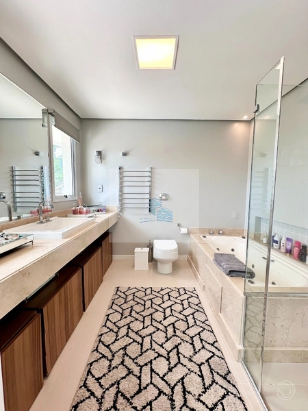Casa Residencial com 4 quartos sendo 3 suítes e 540 m² na Praia Brava: 21ª foto da galeria de imagens do imóvel