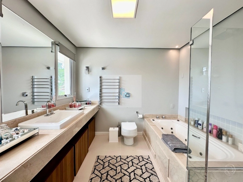 Casa Residencial com 4 quartos sendo 3 suítes e 540 m² na Praia Brava: 20ª foto da galeria de imagens do imóvel