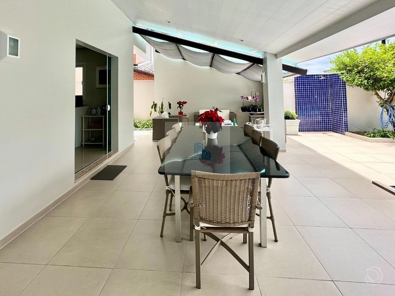 Casa Residencial com 4 quartos sendo 3 suítes e 540 m² na Praia Brava: 27ª foto da galeria de imagens do imóvel