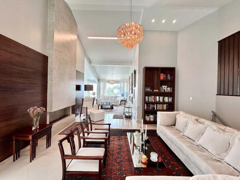 Casa Residencial com 4 quartos sendo 3 suítes e 540 m² na Praia Brava: 4ª foto da galeria de imagens do imóvel