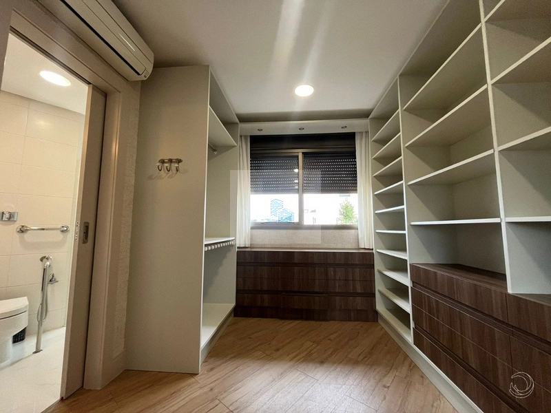 Apartamento com 3 suítes e 256,46 m² no Centro de Florianópolis: 25ª foto da galeria de imagens do imóvel