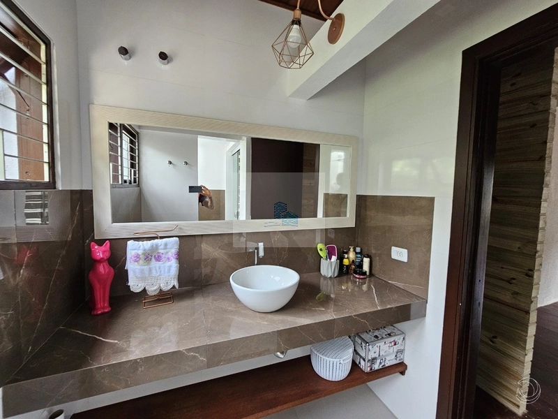 Casa Residencial de 190m² com 3 quartos na Cachoeira do Bom Jesus: 10ª foto da galeria de imagens do imóvel