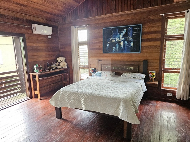 Casa Residencial de 190m² com 3 quartos na Cachoeira do Bom Jesus: 6ª foto da galeria de imagens do imóvel