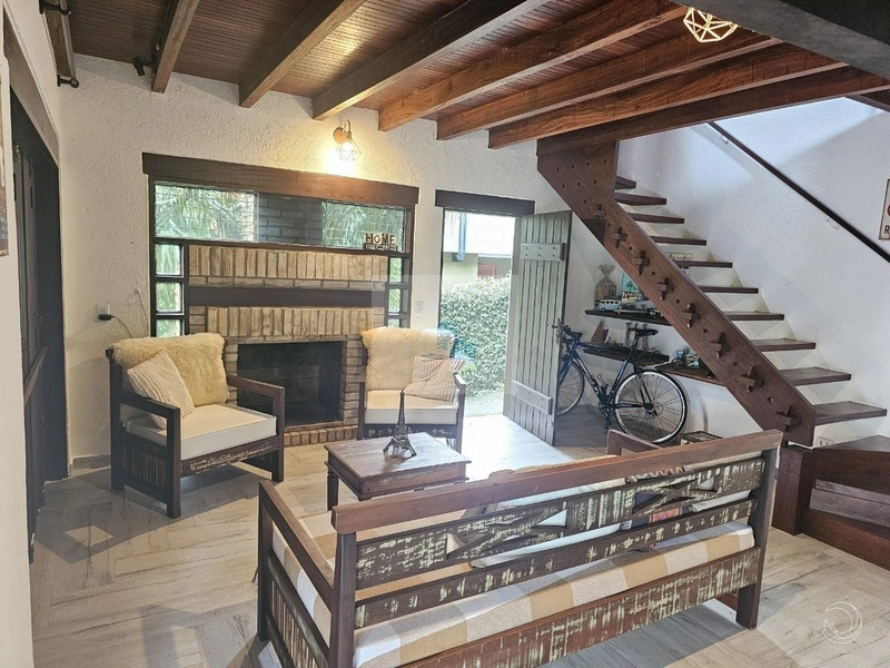 Casa Residencial de 190m² com 3 quartos na Cachoeira do Bom Jesus: 1ª foto da galeria de imagens do imóvel