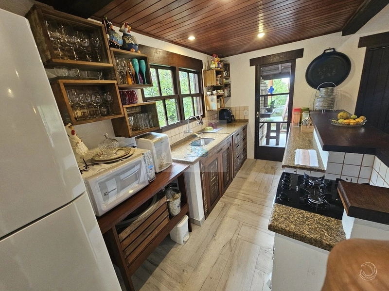 Casa Residencial de 190m² com 3 quartos na Cachoeira do Bom Jesus: 4ª foto da galeria de imagens do imóvel