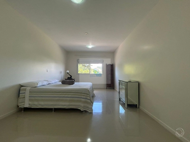 Casa Residencial de 258m² com 5 quartos em Jurerê: 11ª foto da galeria de imagens do imóvel