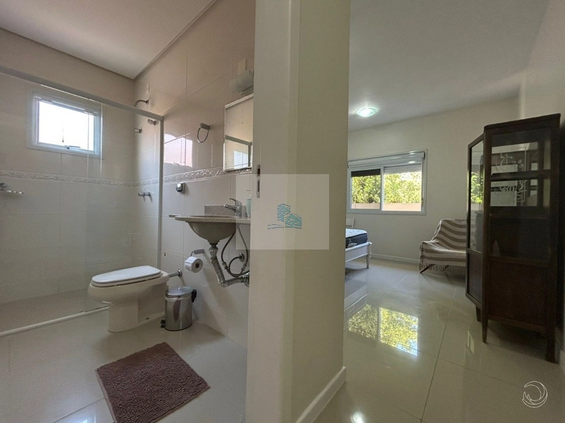 Casa Residencial de 258m² com 5 quartos em Jurerê: 9ª foto da galeria de imagens do imóvel